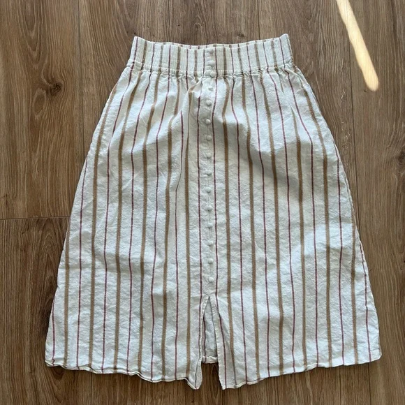 Madewell Linen-Cotton Smocked-Waist Button-Front Midi Skirt - Picture 4 of 5